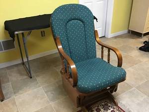 lot 99 image: RockerGlider Chair