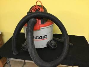 lot 100 image: Ridgid Shop Vaccum