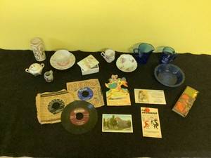 lot 143 image: Mixed Vintage Lot