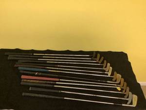 lot 165 image: Putters