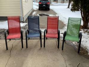 lot 207 image: Set of 4 LawnPatio Chairs