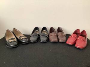 lot 179 image: Womens Size 8 Dress Shoes