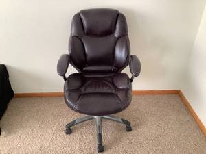 lot 183 image: Lane Desk Chair