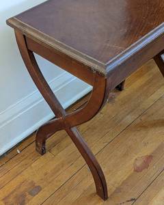 Curved Leg Accent Table