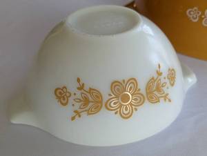 (3) Pyrex Butterfly Gold Mixing Bowls