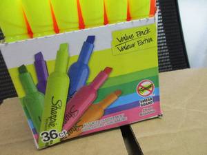lot 88 image: Sharpie Highlighters