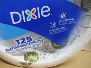 lot 50 image: Dixie Paper Plates