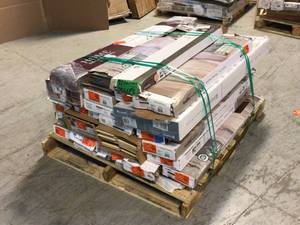 Lot of Mixed Assorted Flooring Various Models and Conditions See Pictures