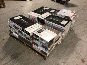 Lot of 30 Mixed Flooring Various Models and Conditions See Pictures