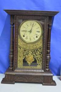 Antique Union Clock Co. Shelf Wind Up Clock