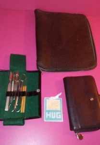 Vintage Men�s Grooming Kit, Leather Feel zipper and more.