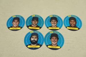 lot 69 image: Master Bread Minnesota Twins Round Cards - Kirby, Hrbek, Gaetti, Viola, Reardon