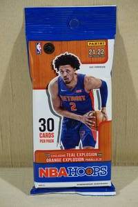 lot 136 image: HANGER Pack of 2021-22 NBA Hoops Basketball Cards