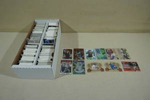 lot 143 image: Baseball Cards - Mostly 80s and 90s