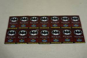 lot 165 image: Topps Batman Returns Trading Card Packs