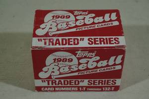 lot 172 image: 1989 Topps Baseball Traded Series Card Set
