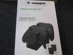 lot 27 image: Xbox Series X Twin Controller Charg...
