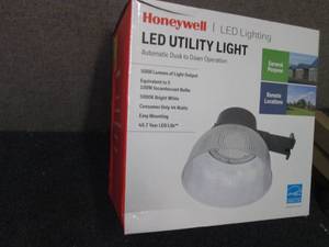 lot 84 image: Honeywell LED Utility Light...