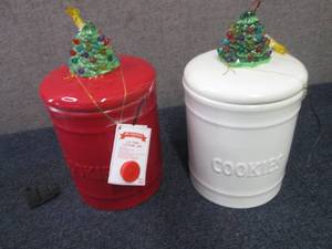 lot 96 image: 2 Cookie Jars with top damage...