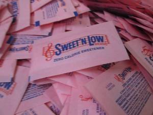 lot 205 image: Case of 2000 pks Sweet N Low...