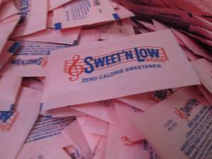 lot 206 image: Case of 2000 pks Sweet N Low...
