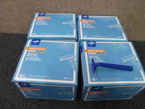 lot 218 image: 4- 50 pks Medline Single Blade Faci...