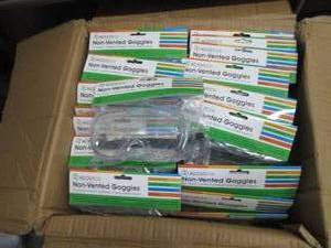 lot 359 image: Case of 120 Accutech AntiFog, Indir...