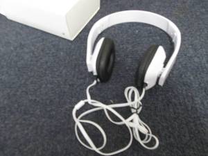 lot 384 image: Box of 20 White Adjustable Headphon...