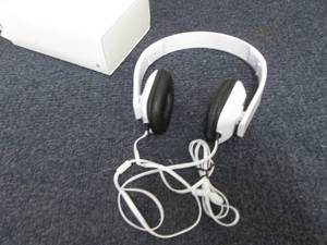 lot 386 image: Box of 20 White Adjustable Headphon...