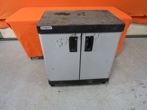 Stanley Shop Cabinet 20x30x34