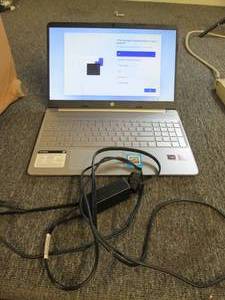 HP 15.6 HD touch AMD ryzen 5 8gb me...