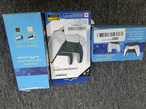 3 new PS5 charging docks ...