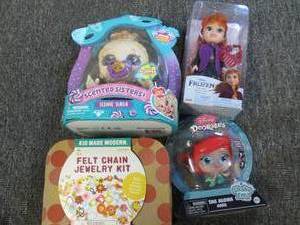 lot of dolls and jewelry kit ...