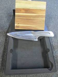 mr.moo 3 pc knife set with wood cut...