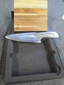 mr.moo 3 pc knife set with wood cut...