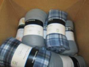 8 fleece throws ...