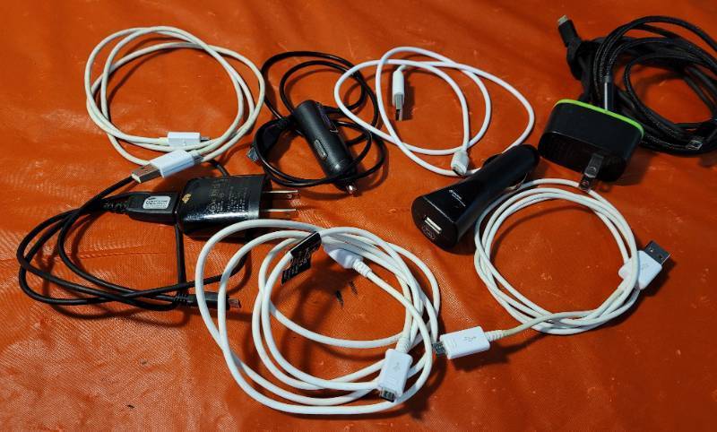 lot 4 image: Phone Charger Cords Both 110V and 12V
