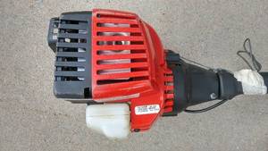 lot 31 image: Yard Machine 25CC Trimmer