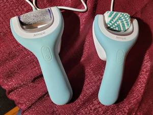 lot 34 image: Amop Pedi Perfect Two Speed Wet & Dry Rechargeable Foot File and Visage Grooming Set