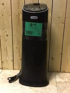 lot 48 image: PureGuardian 1.5 Gal.100-Hour Ultrasonic Cool Mist Humidifier Tower with Aromatherapy Tray, Black