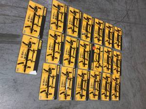 lot 105 image: Lot of 20 New  Trigger Clamp Set (4-Piece) see pictures