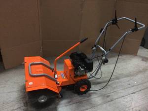 lot 116 image: Yardmax Power Sweeper customer return see pictures