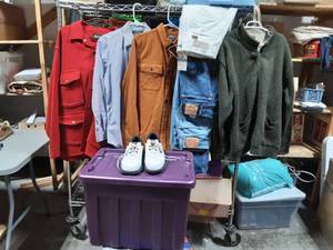 lot 17 image: Mens Clothing