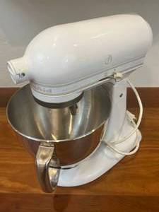 lot 6 image: WOW KitchenAid Artisan Countertop Mixer with Bowl and Attachments #1- Great Working Condition