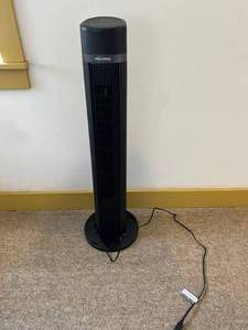 lot 69 image: Intertek PSF40T2ABB 40 Tower Fan - Great Working Condition