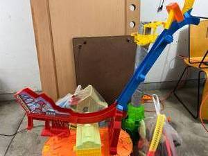 lot 97 image: Toy Lot