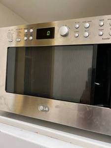 lot 108 image: LG LTM9000ST Combo Microwave Toaster - Great Working Condition