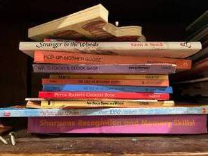 lot 114 image: Vintage Childrens Books. LOOK CAREFULLY