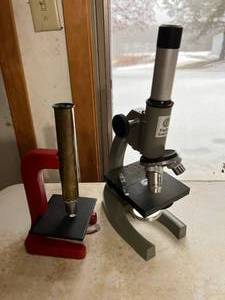 lot 18 image: WOW 2 Great Microscopes In Great Condition&nbspBrock Optic Magiscope 5x Lumarod Microscope Red Magnifier Vintage School Science & Fischer&nbspScientific With 3 Objectives
