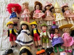 lot 135 image: WOW THESE VINTAGE SMALL RARE & COLLECTIBLE DOLLS ARE MADE BY MADAME ALEXANDER SOME OF THESE ARE SELLING ONLINE FOR $100 EACH - CHECK OUT THE BLINKING EYES - GREAT CONDITION